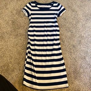 Liz Lange maternity dress, size small